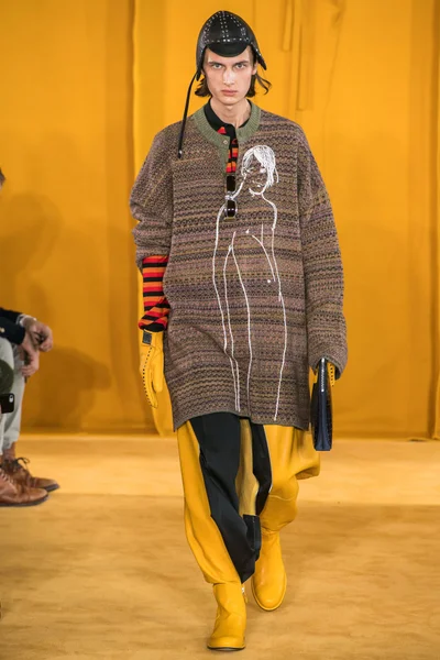 Look 40